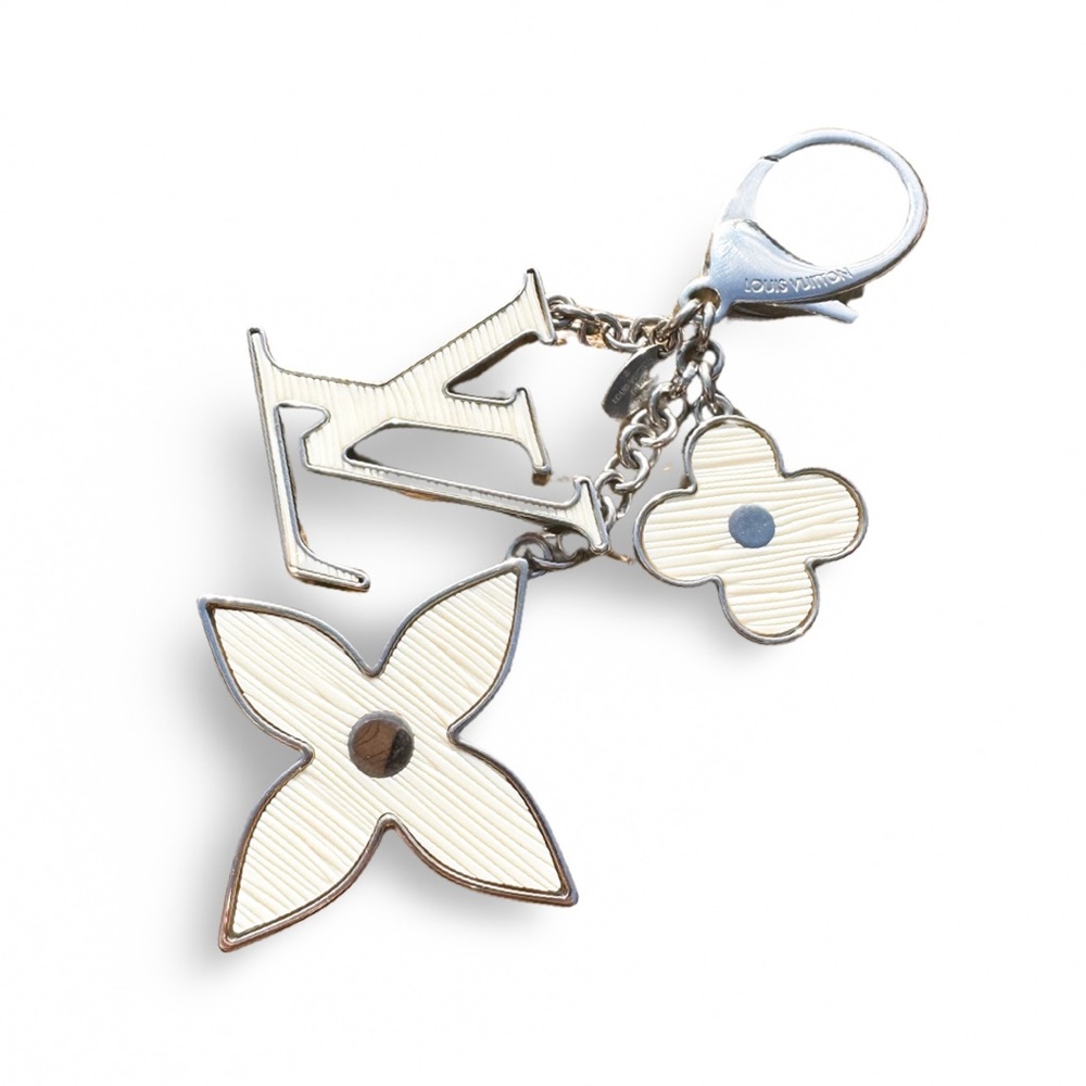 LOUIS VUITTON WHITE FLEUR DE EPI BAG CHARM